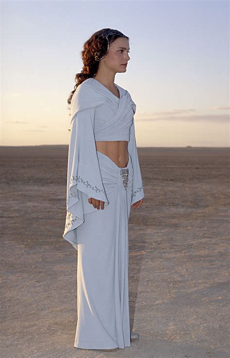 how mamy clothes changes does padme have in clone wars|padme amidala's clothing.